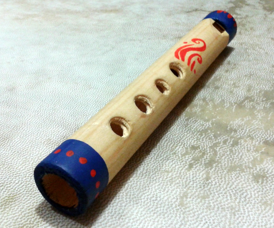 Дудки видео. Русские народные инструменты пыжатка. Пыжатка музыкальный инструмент. Флейта пыжатка. Пыжатка духовой музыкальный инструмент это.
